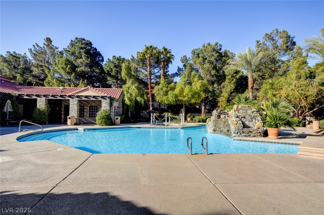 2200 South Fort Apache Road 1081