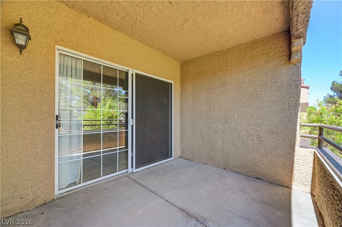 2200 South Fort Apache Road 1081