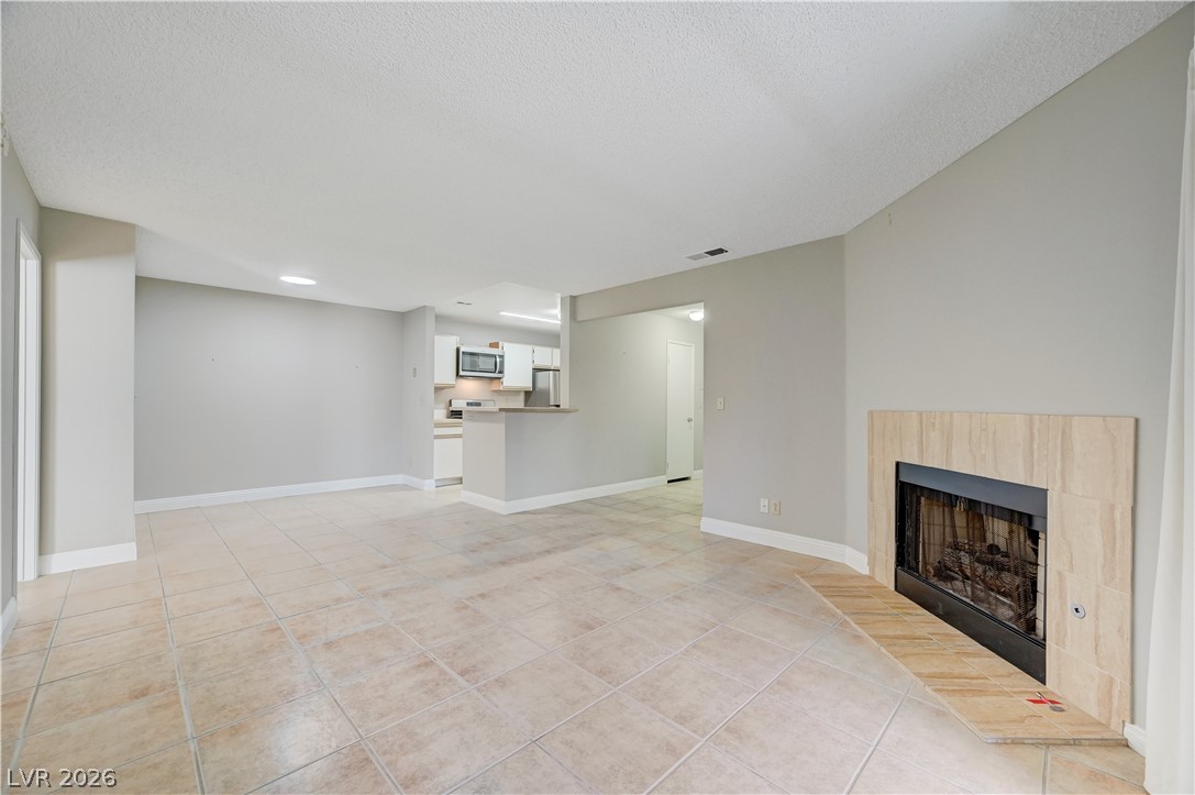 2200 South Fort Apache Road 1081
