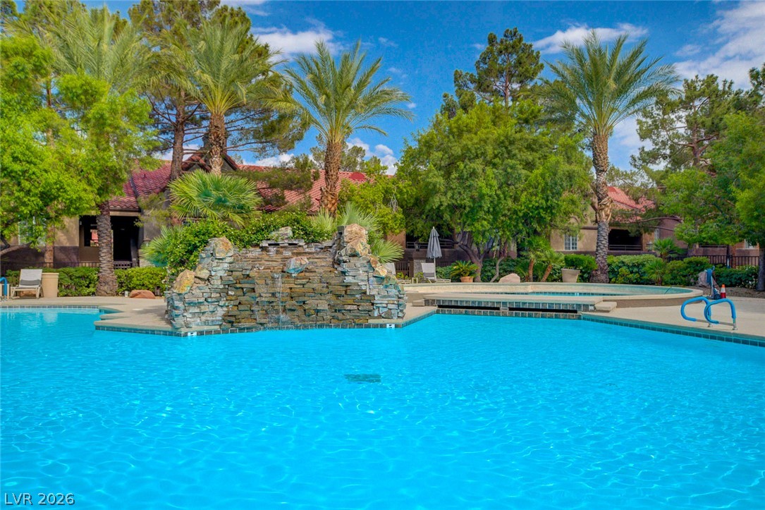 2200 South Fort Apache Road 1081
