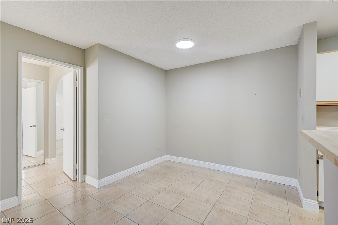 2200 South Fort Apache Road 1081