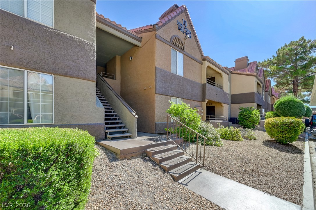 2200 South Fort Apache Road 1081