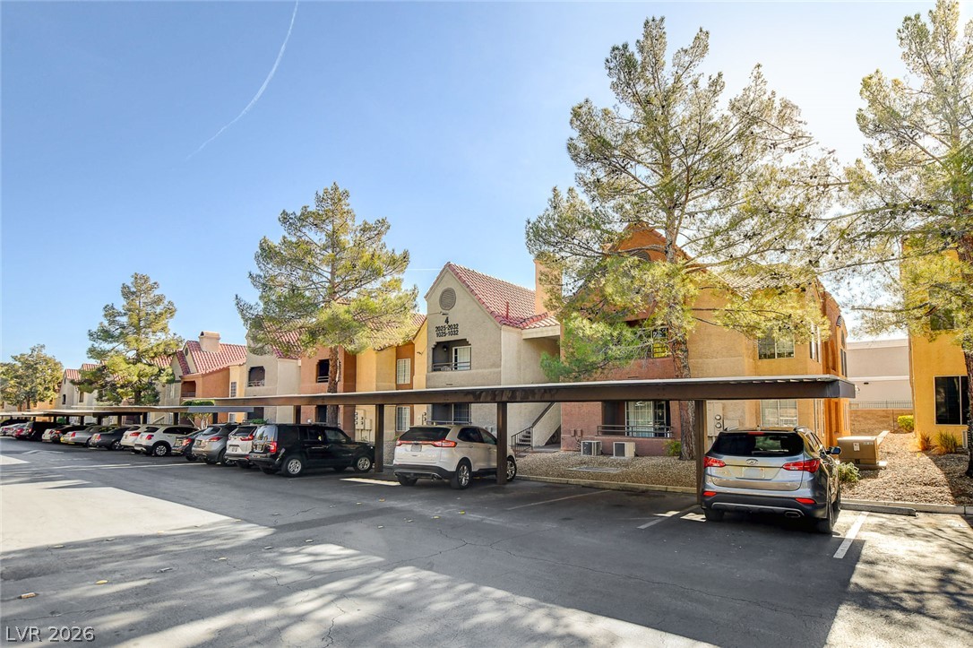2200 South Fort Apache Road 1081