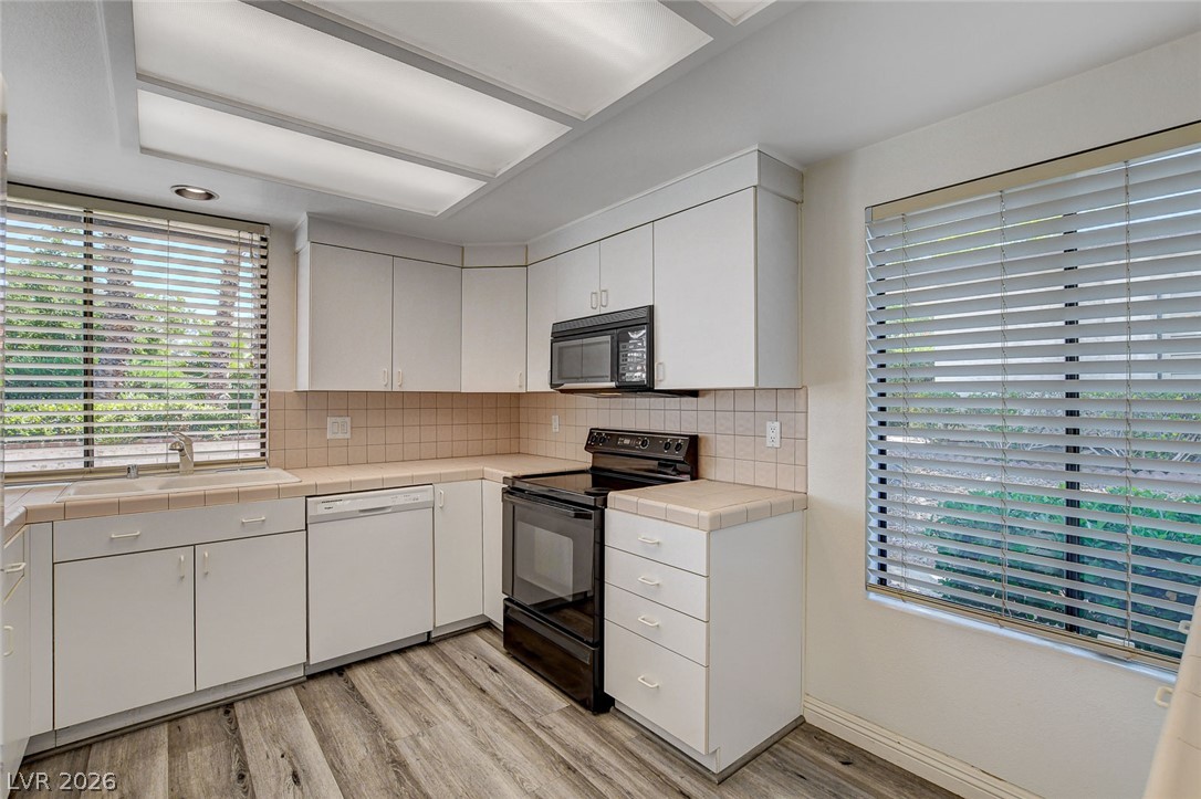 2457 El Paseo Circle