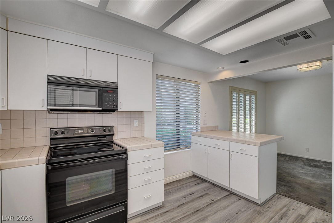 2457 El Paseo Circle