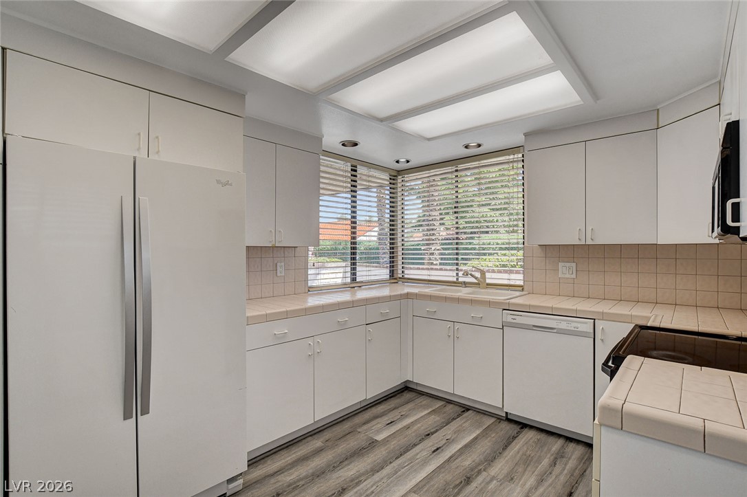 2457 El Paseo Circle