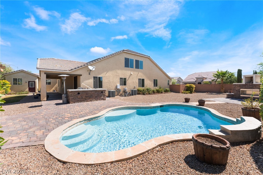 5601 Mackenzie Park Court