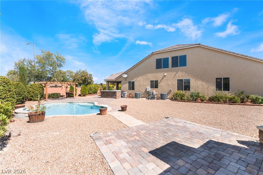 5601 Mackenzie Park Court