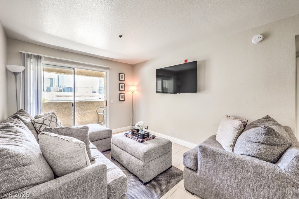 4200 South Valley View Boulevard 2081