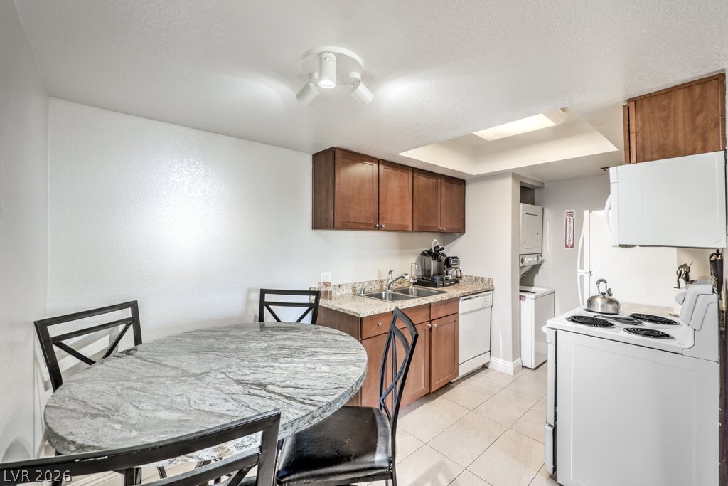 4200 South Valley View Boulevard 2081