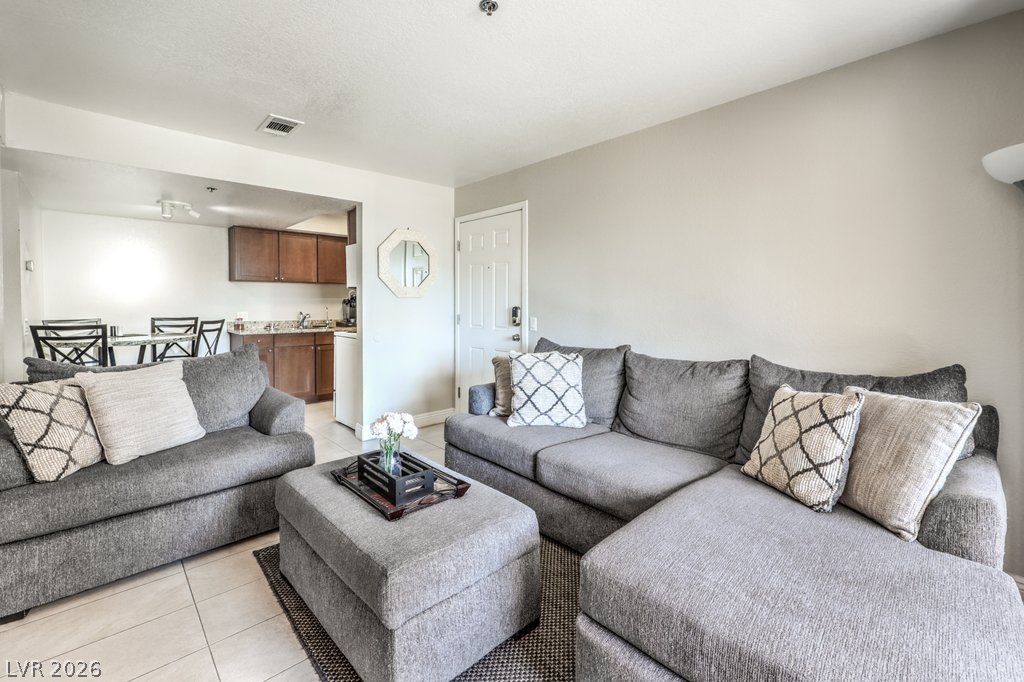 4200 South Valley View Boulevard 2081