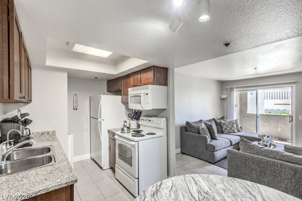 4200 South Valley View Boulevard 2081