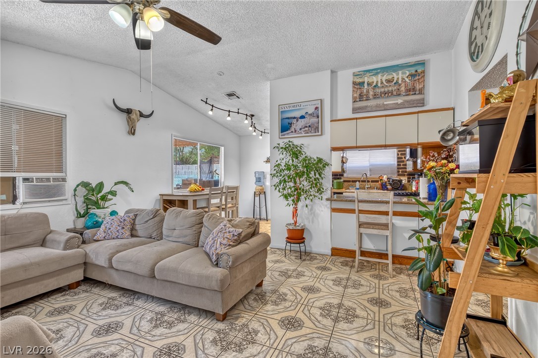 2224 North West La Sombra Street