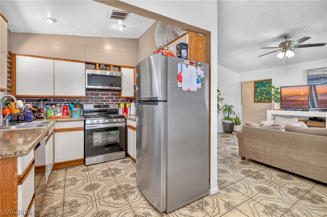 2224 North West La Sombra Street