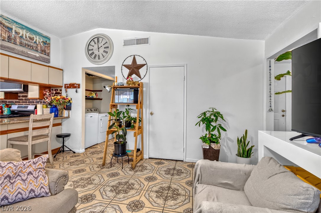 2224 North West La Sombra Street