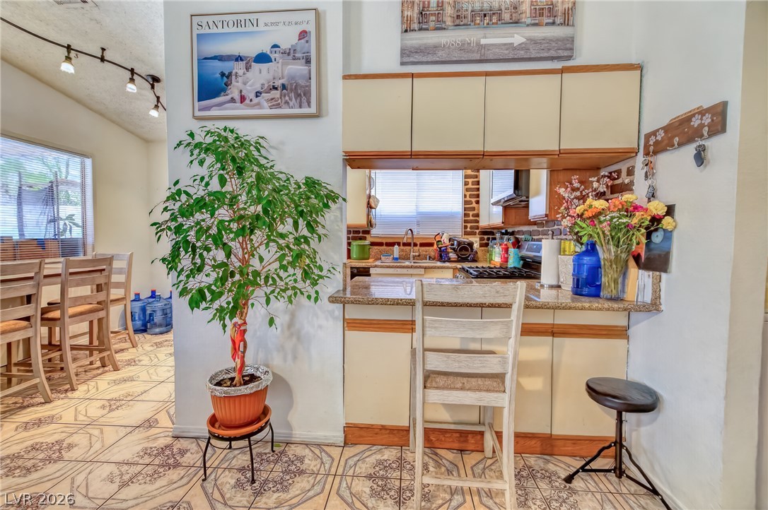 2224 North West La Sombra Street