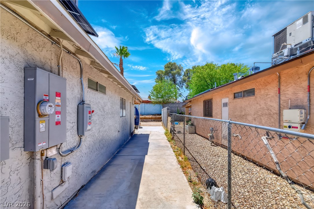 2224 North West La Sombra Street