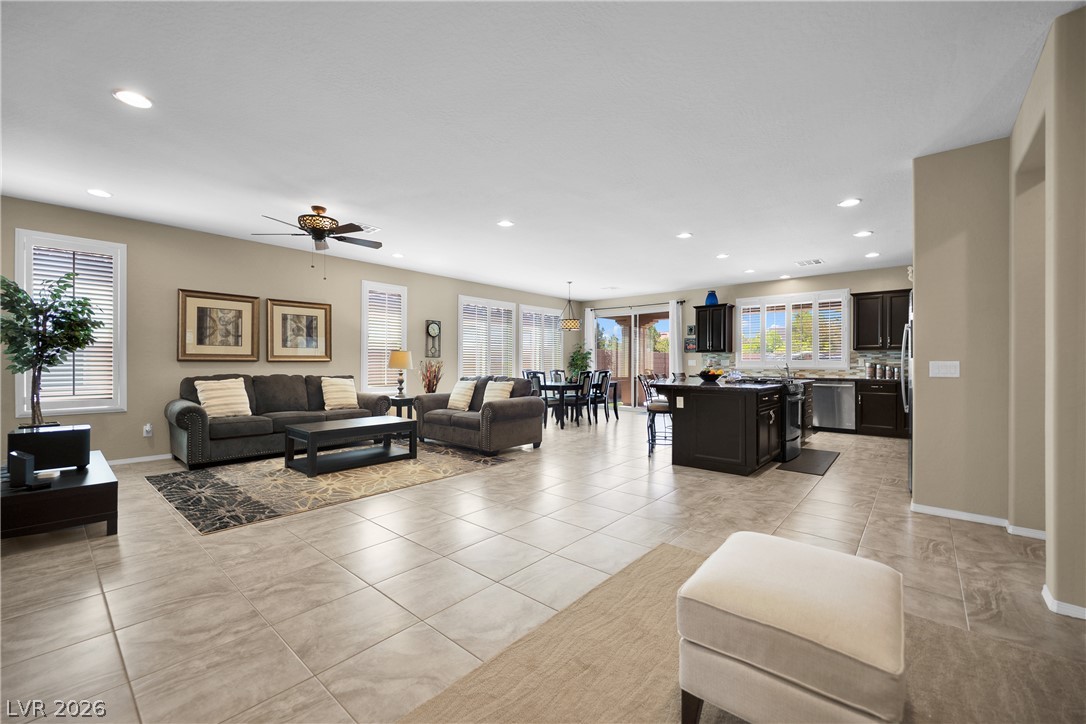 3829 Riviera Regal Avenue