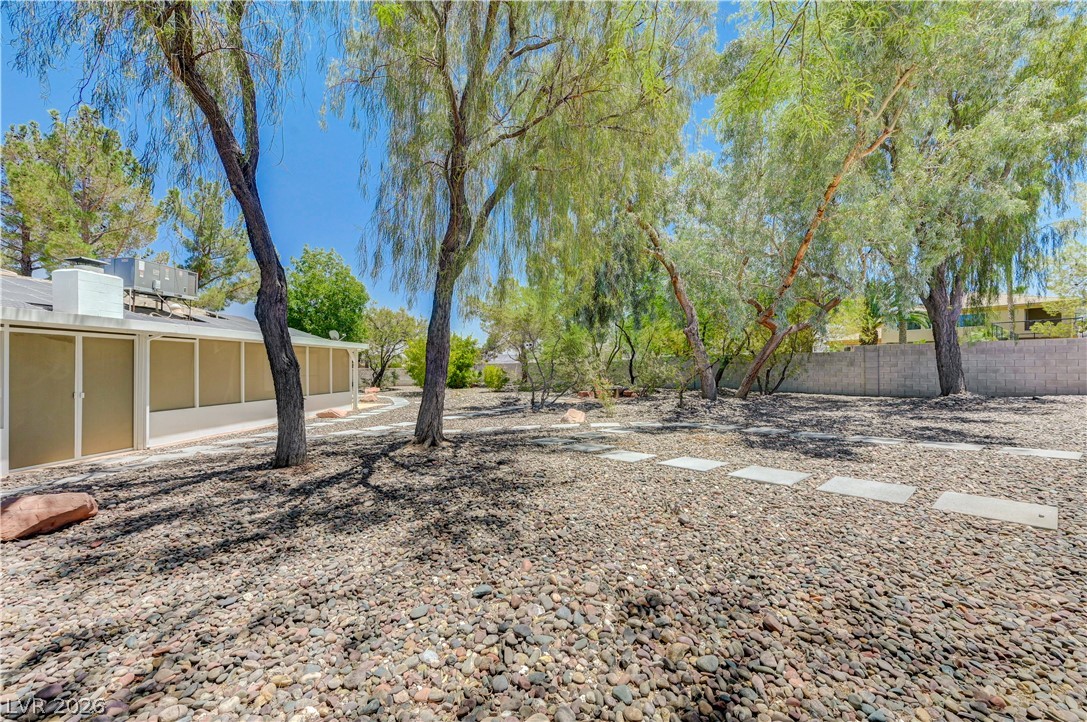 7631 Bermuda Road