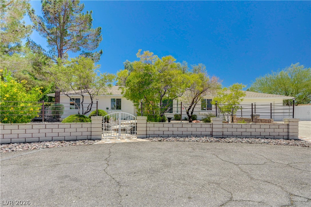 7631 Bermuda Road