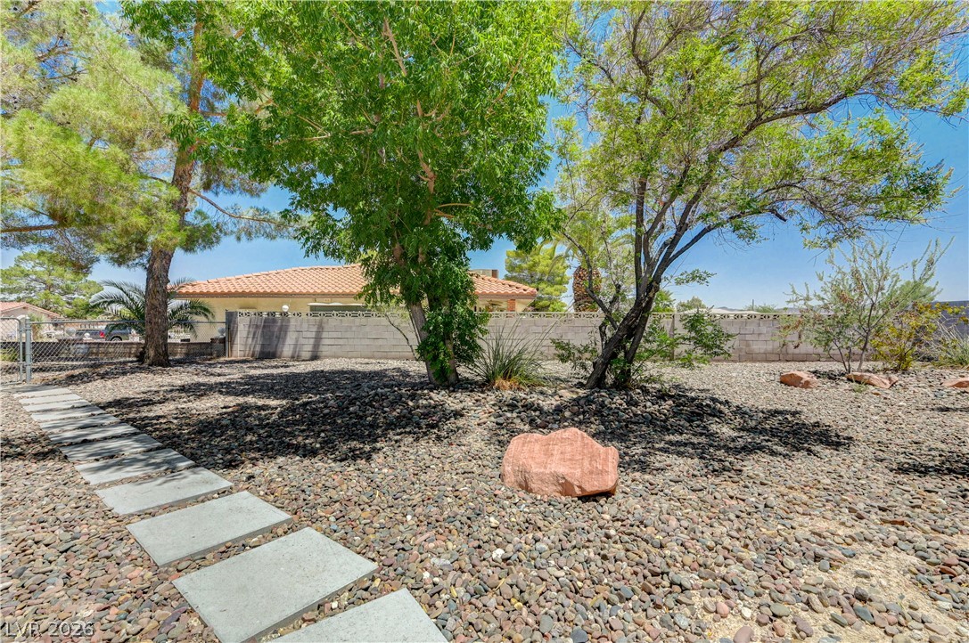 7631 Bermuda Road