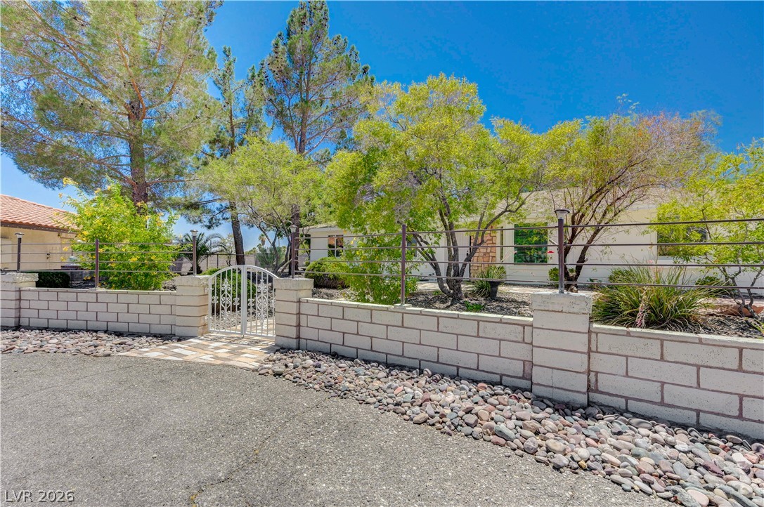 7631 Bermuda Road