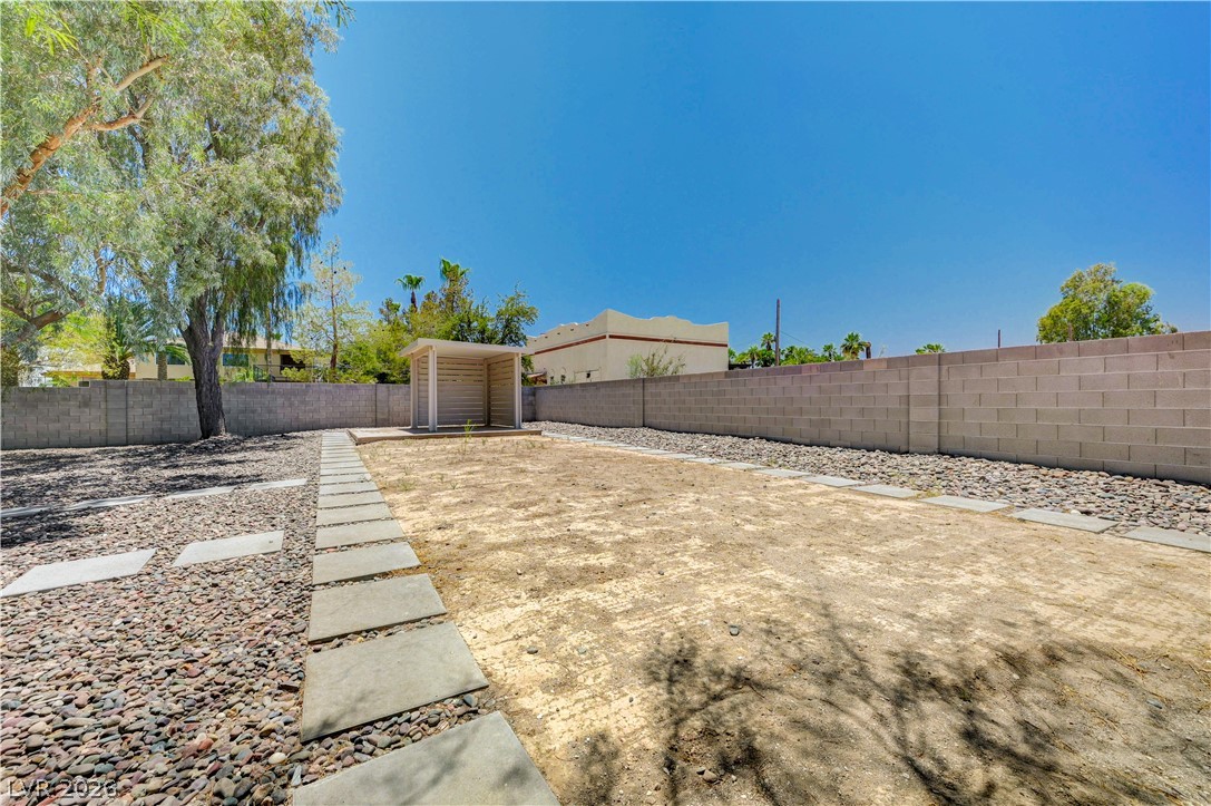 7631 Bermuda Road