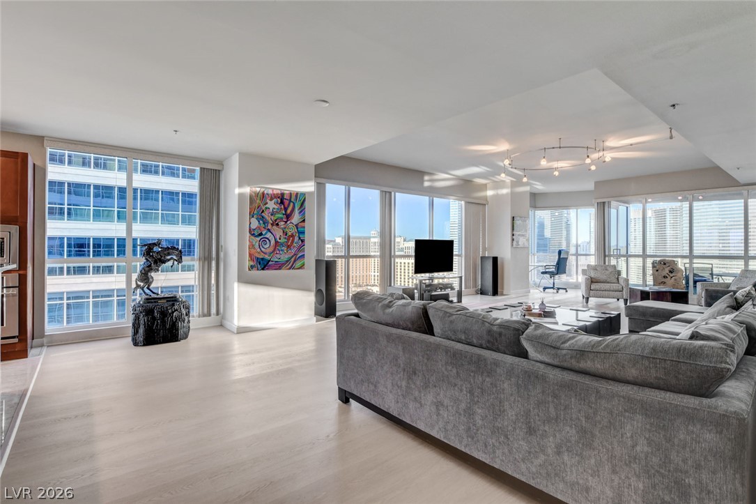 4575 Dean Martin Drive 2812
