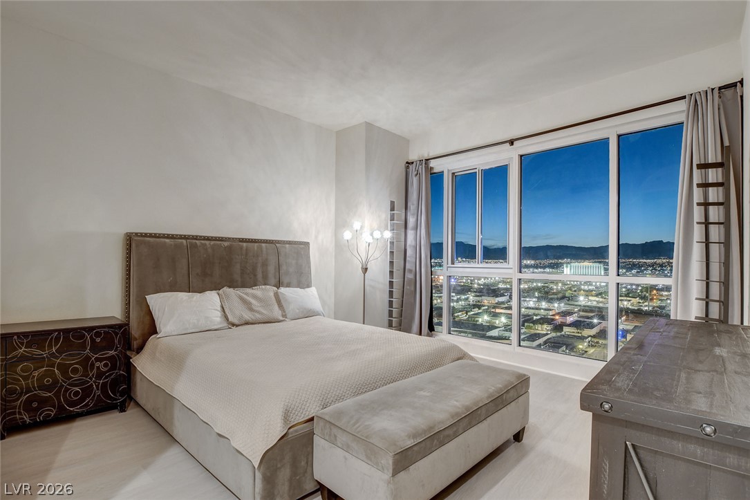 4575 Dean Martin Drive 2812