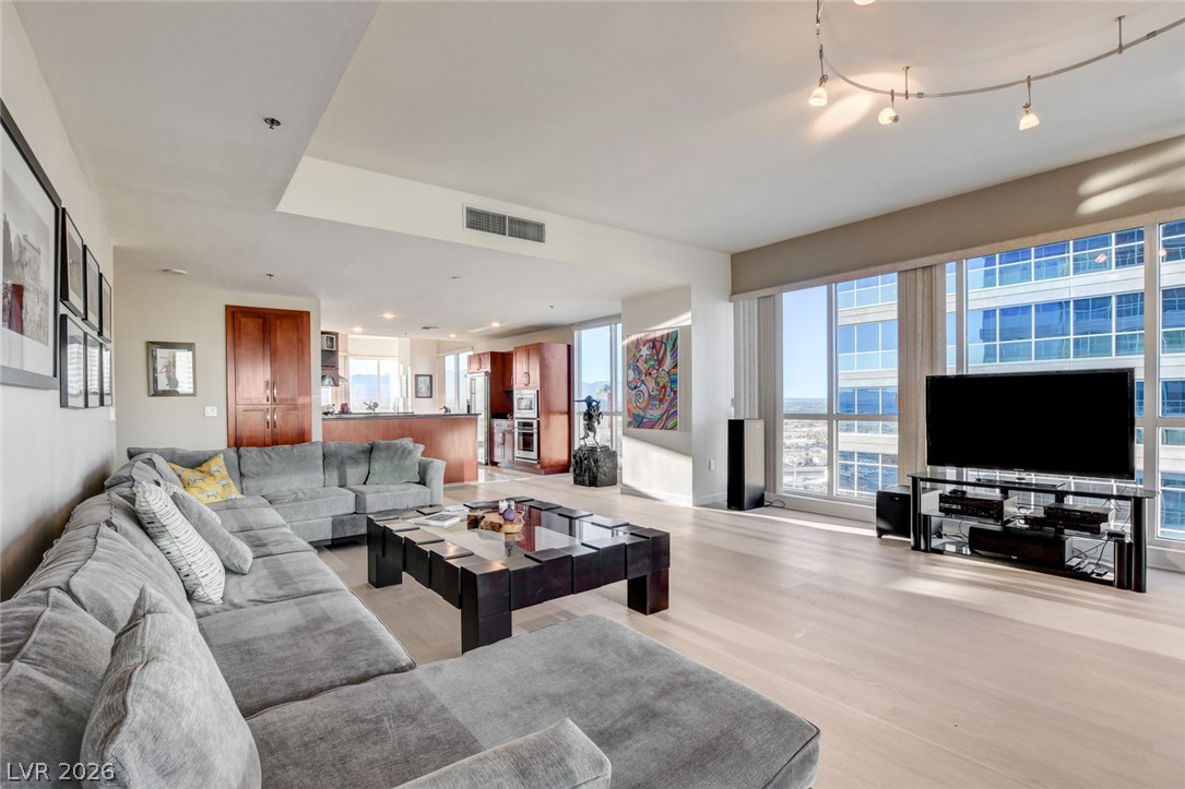 4575 Dean Martin Drive 2812