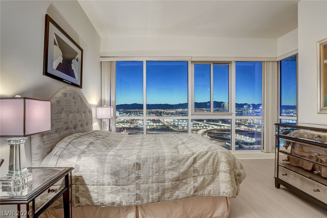 4575 Dean Martin Drive 2812