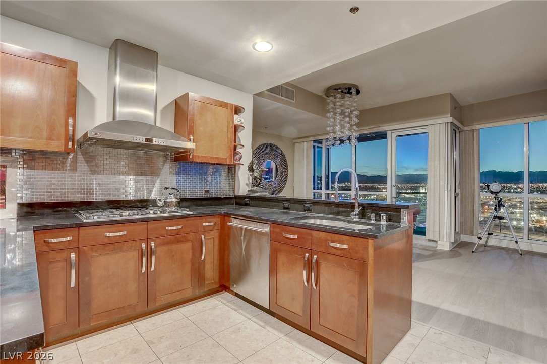 4575 Dean Martin Drive 2812