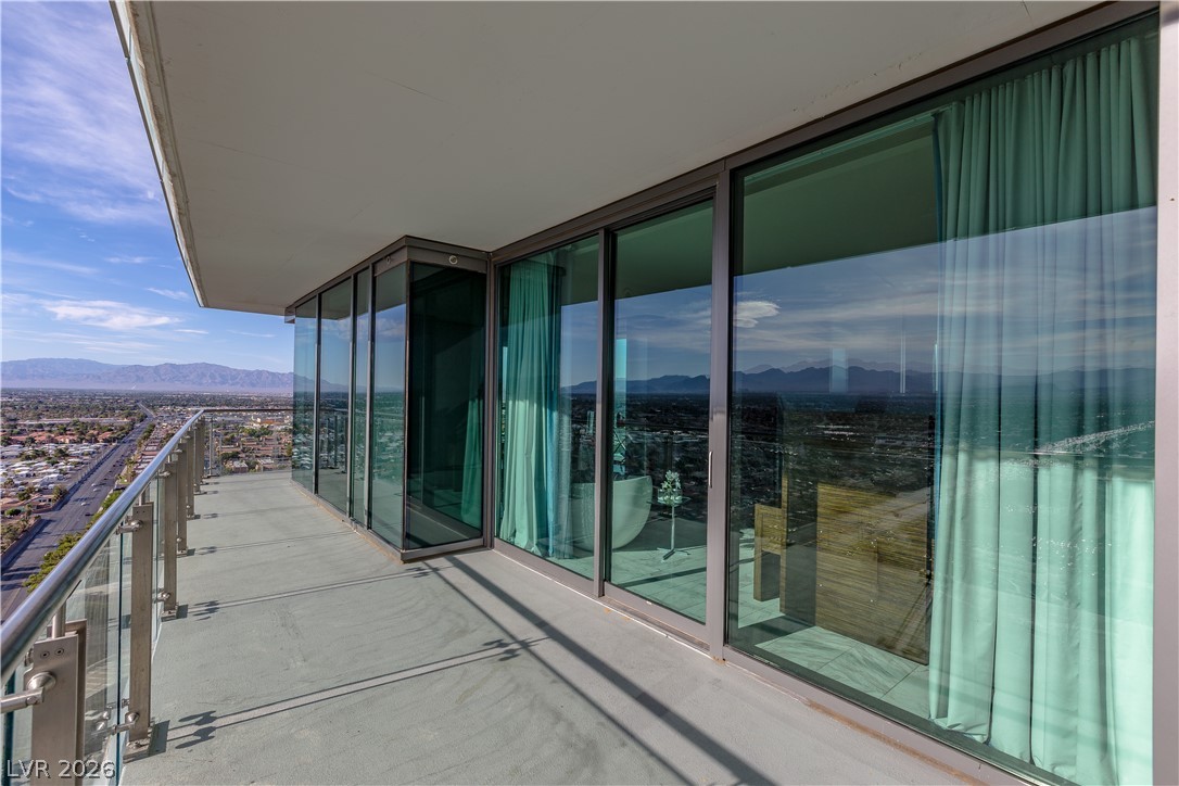 4381 West FLAMINGO Road 25301