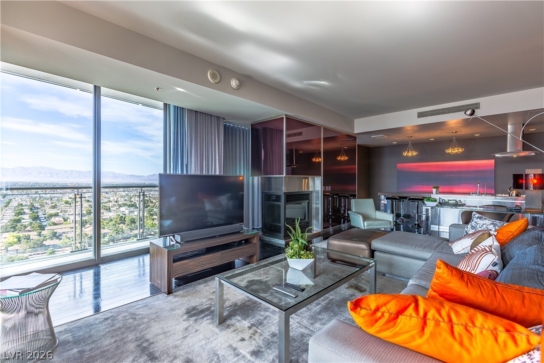 4381 West FLAMINGO Road 25301