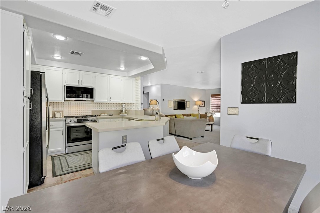9408 Hollycrest Drive