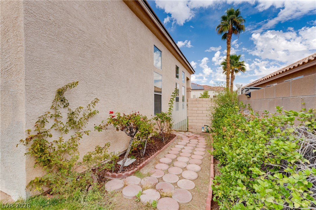 7823 Windward Road