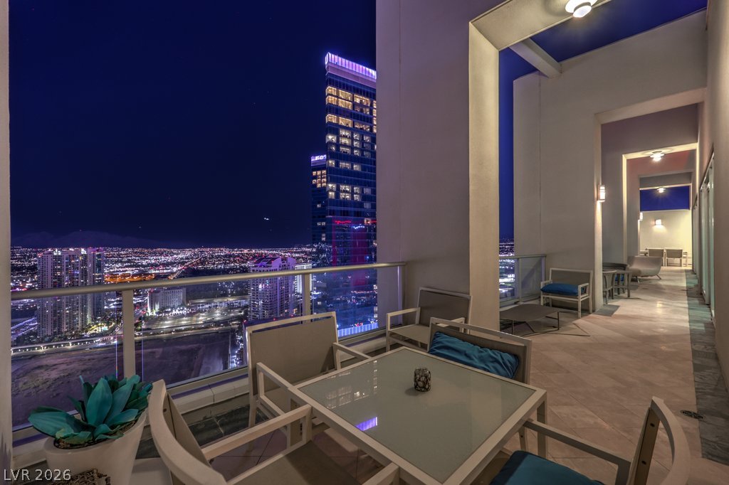 2700 Las Vegas Boulevard 4304