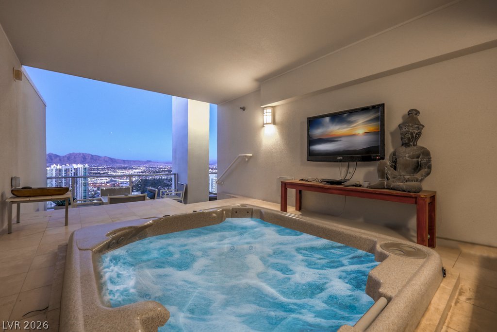 2700 Las Vegas Boulevard 4304