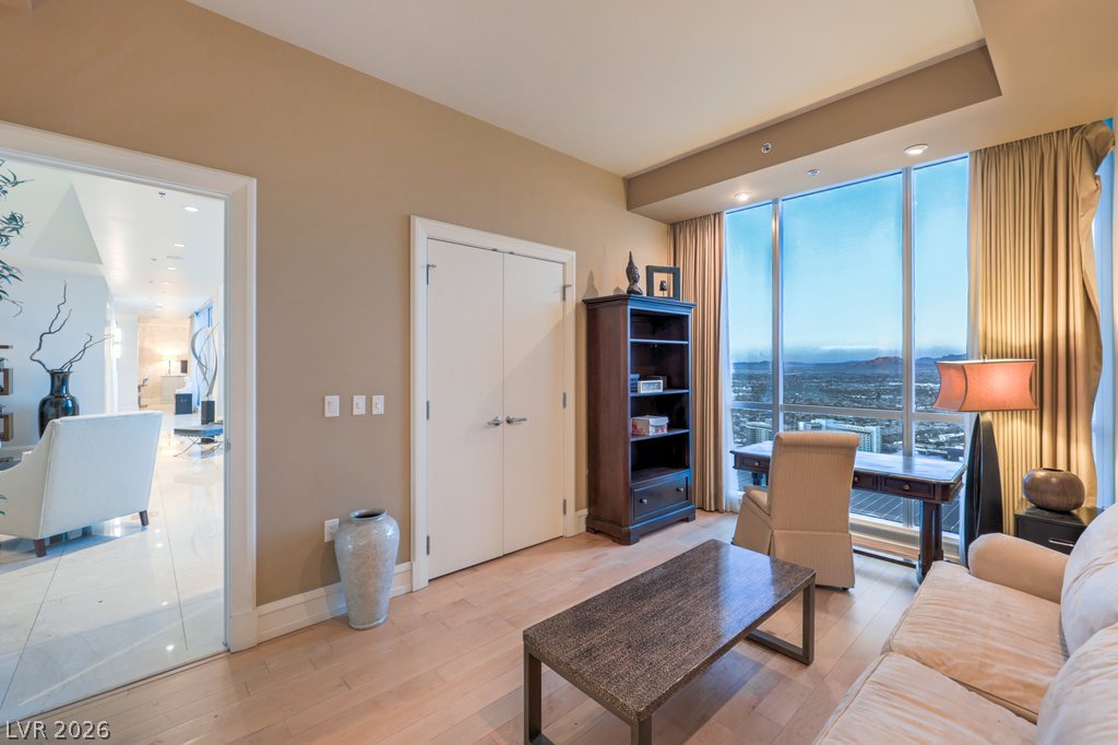 2700 Las Vegas Boulevard 4304