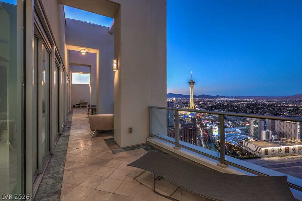 2700 Las Vegas Boulevard 4304