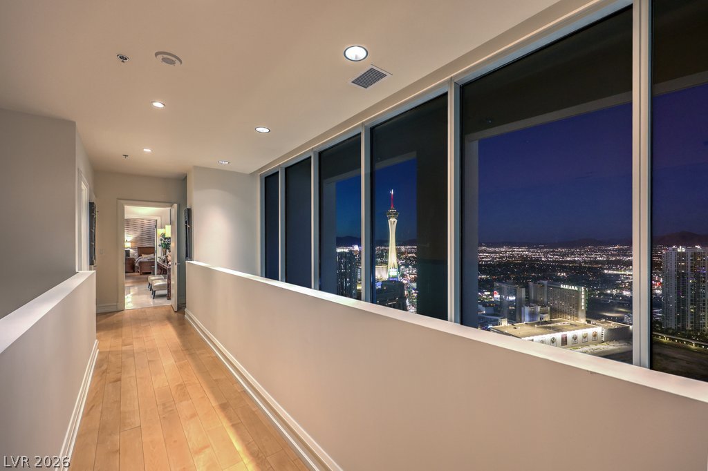 2700 Las Vegas Boulevard 4304