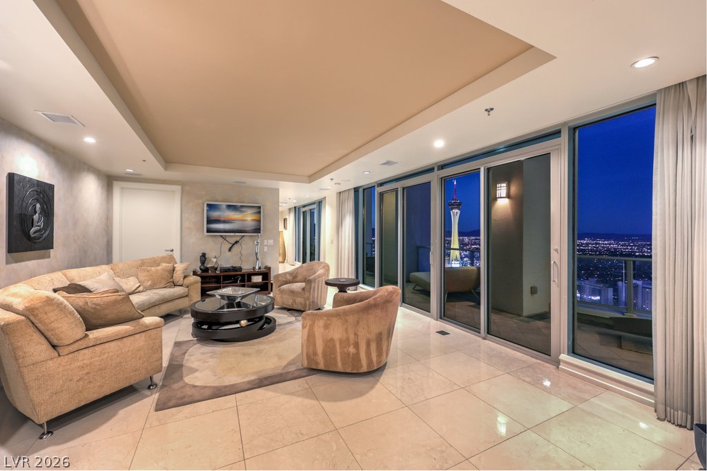 2700 Las Vegas Boulevard 4304