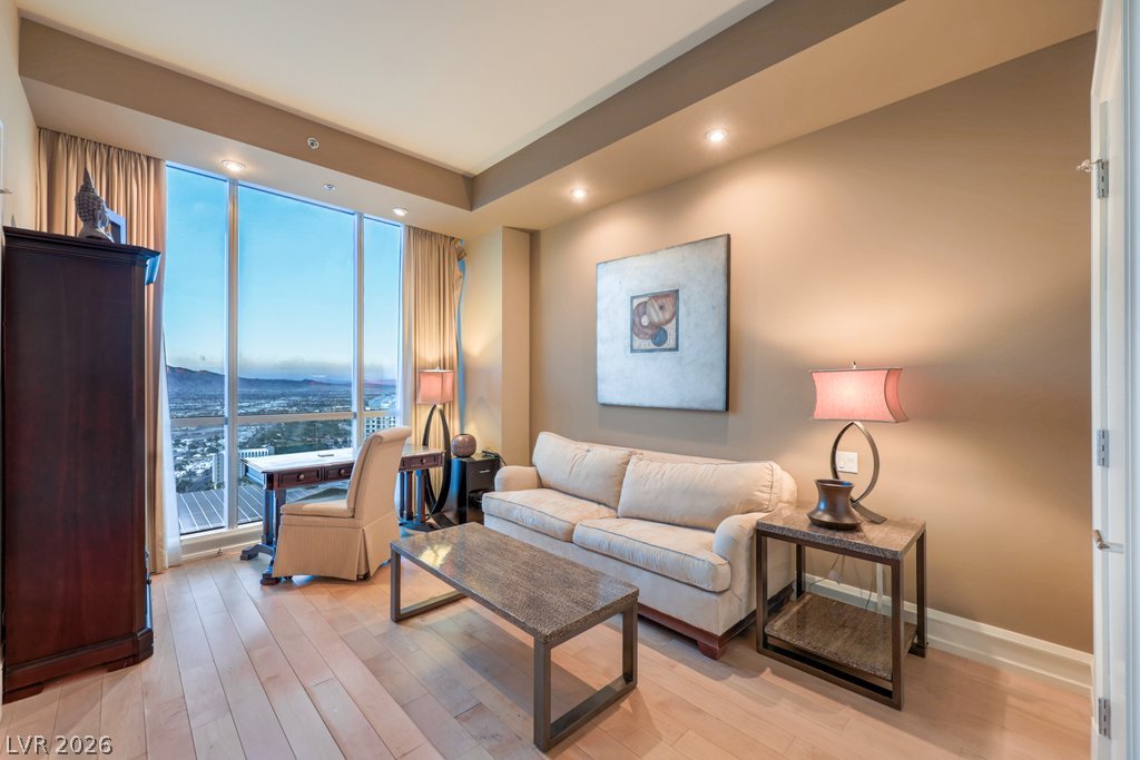 2700 Las Vegas Boulevard 4304