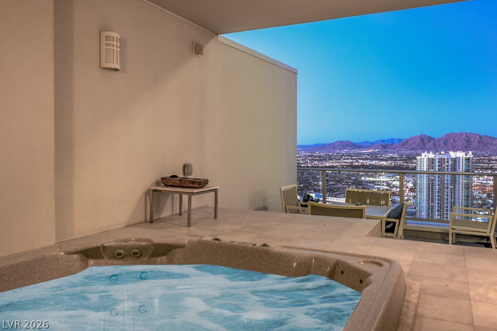 2700 Las Vegas Boulevard 4304