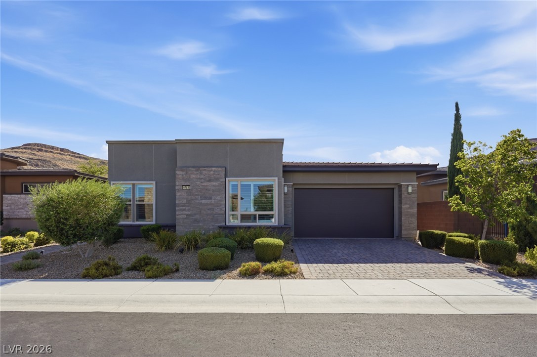 6783 Regency Valley Street