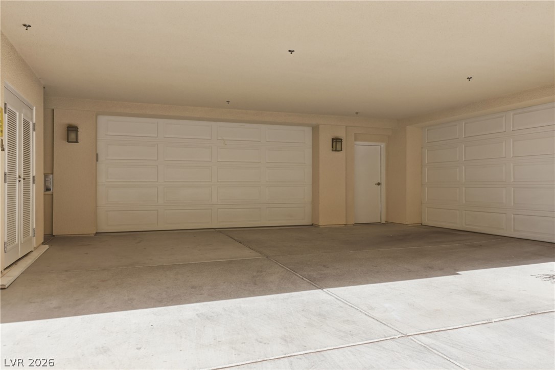 9207 Tesoras Drive 401