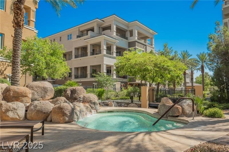9207 Tesoras Drive 401
