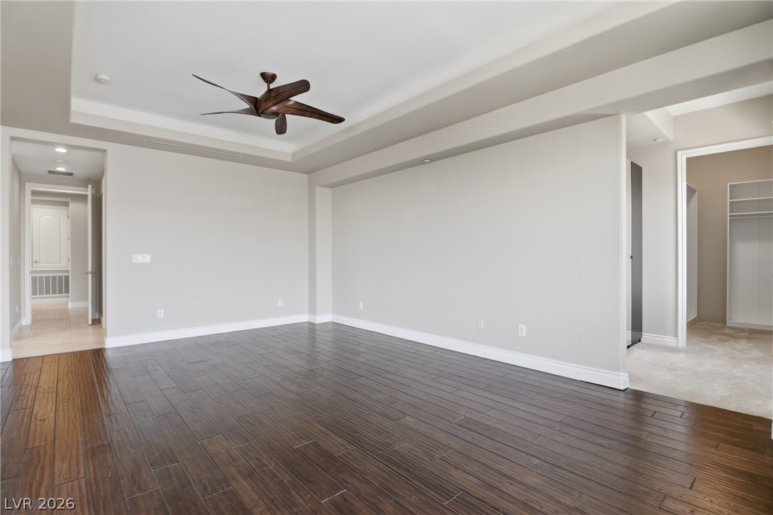9207 Tesoras Drive 401