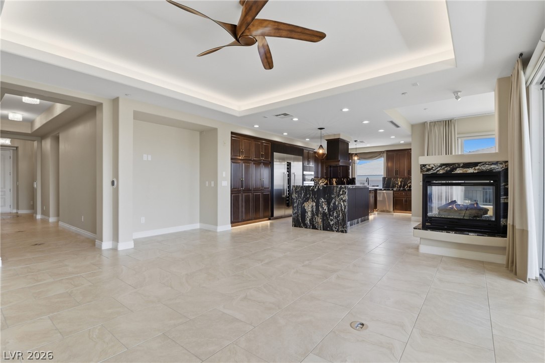 9207 Tesoras Drive 401