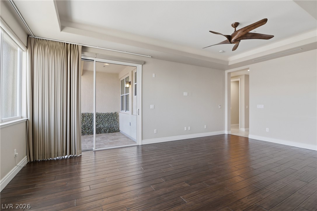 9207 Tesoras Drive 401